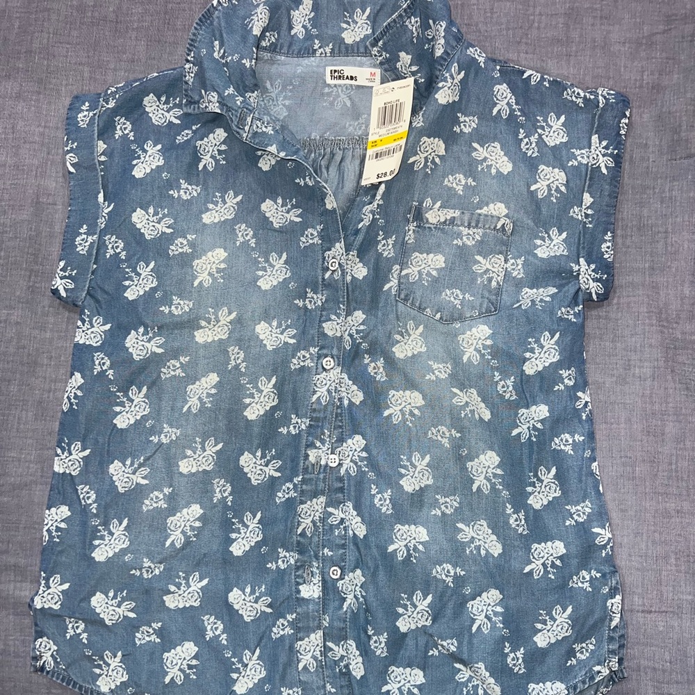 Macys shirt never worn with tags